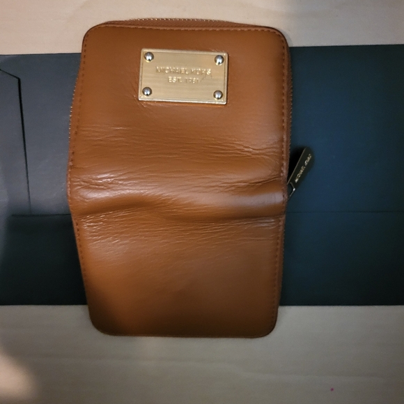 Michael Kors Wallet - Picture 5 of 7